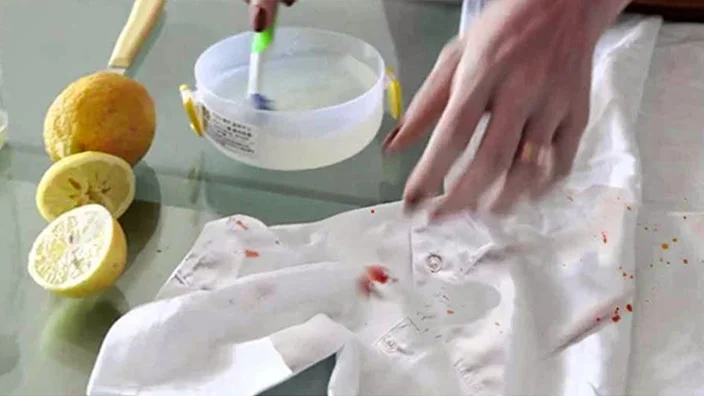 use of lemon juice to remove blood stains