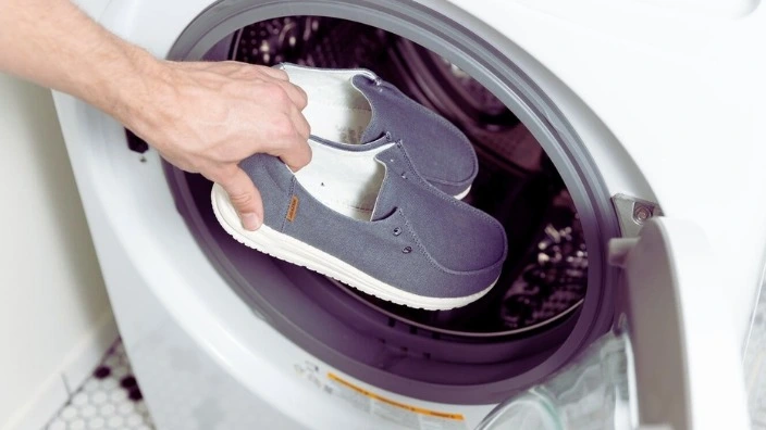 washing hey dude shoes in the washing machine