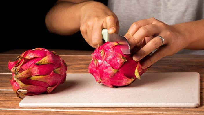 image cutting and slicing of dragon fruit